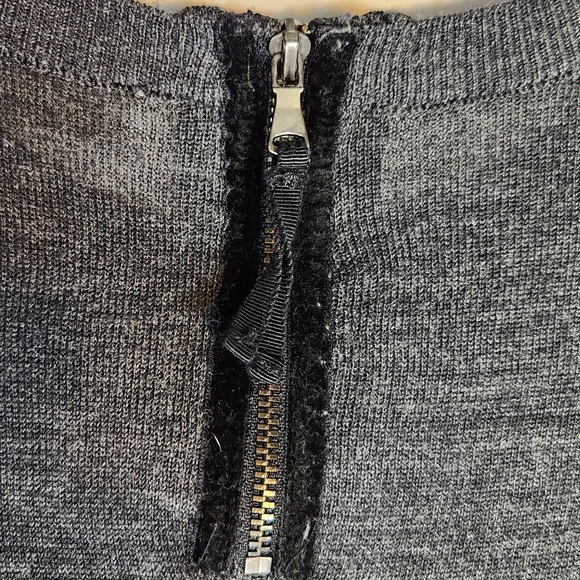 Ann Taylor LOFT Grey Long Sleeve Visible Zipper Sweater Size XSmall - Picture 5 of 6